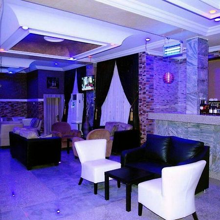 Room In Lodge - Hampton Towers Spa Asaba Luaran gambar