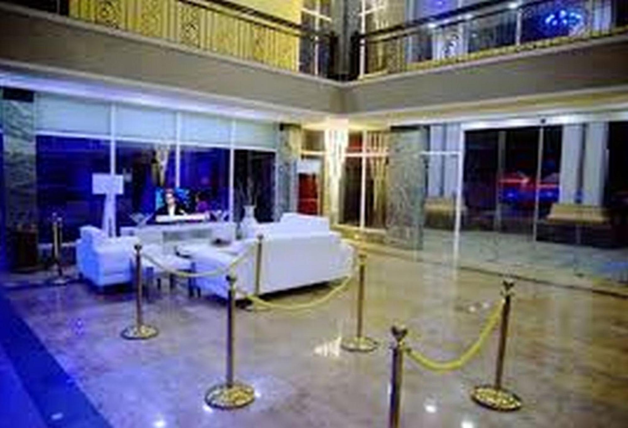 Room In Lodge - Hampton Towers Spa Asaba Luaran gambar