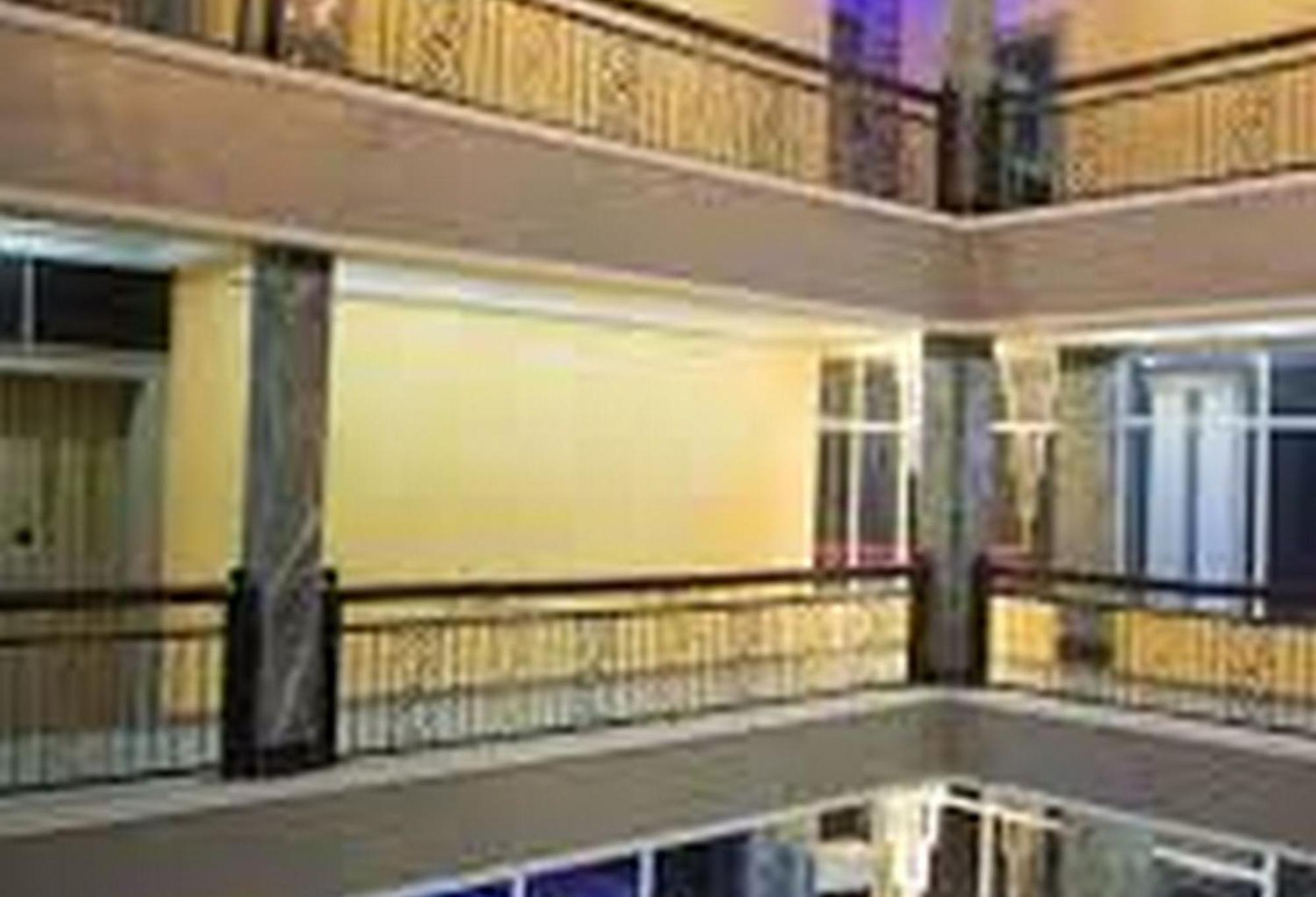 Room In Lodge - Hampton Towers Spa Asaba Luaran gambar