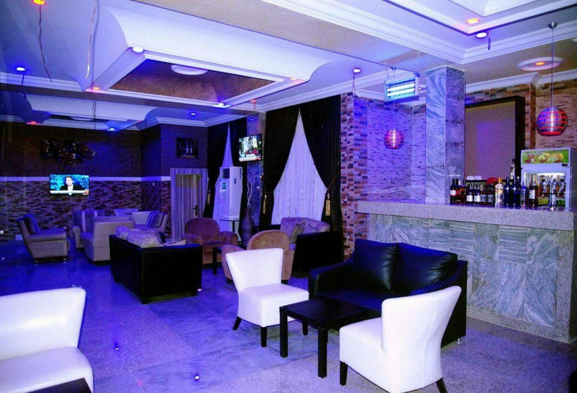 Room In Lodge - Hampton Towers Spa Asaba Luaran gambar